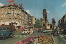 Hier geht es zur Karte mit dem Motiv 'Viel Verkehr am Kudamm' Hier geht es zur Karte mit dem Motiv 'Viel Verkehr am Kudamm'