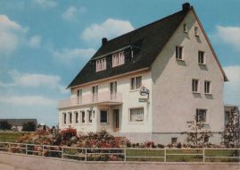 Hier geht es zur Karte mit dem Motiv 'Café und Pension Schwarzer Peter' Hier geht es zur Karte mit dem Motiv 'Café und Pension Schwarzer Peter'