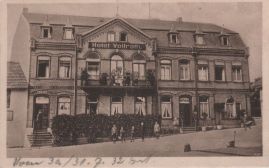 Hier geht es zur Karte mit dem Motiv 'Frontalblick auf das Hotel Vollrath' Hier geht es zur Karte mit dem Motiv 'Frontalblick auf das Hotel Vollrath'