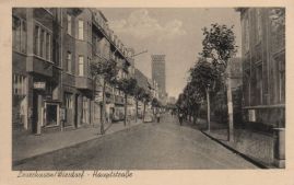 Hier geht es zur Karte mit dem Motiv 'Junge Bäume an der Hauptstraße' Hier geht es zur Karte mit dem Motiv 'Junge Bäume an der Hauptstraße'