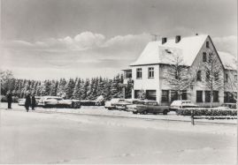 Hier geht es zur Karte mit dem Motiv 'Winter an der Pension Waldesruh' Hier geht es zur Karte mit dem Motiv 'Winter an der Pension Waldesruh'