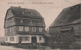 Hier geht es zur Karte mit dem Motiv 'Bauer mit Kindern vor seinem Haus' Hier geht es zur Karte mit dem Motiv 'Bauer mit Kindern vor seinem Haus'