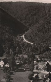Hier geht es zur Karte mit dem Motiv 'Drei Häuser am Lützbachtal' Hier geht es zur Karte mit dem Motiv 'Drei Häuser am Lützbachtal'
