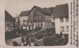 Hier geht es zur Karte mit dem Motiv 'Viele Menschen bei der Einweihung im Jahr 1921' Hier geht es zur Karte mit dem Motiv 'Viele Menschen bei der Einweihung im Jahr 1921'