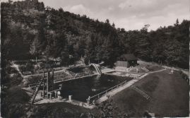 Hier geht es zur Karte mit dem Motiv 'Spaß im Beulicher Waldfreibad' Hier geht es zur Karte mit dem Motiv 'Spaß im Beulicher Waldfreibad'