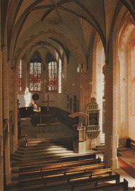 Hier geht es zur Karte mit dem Motiv 'Blick über Kirchenbänke zum Altar' Hier geht es zur Karte mit dem Motiv 'Blick über Kirchenbänke zum Altar'