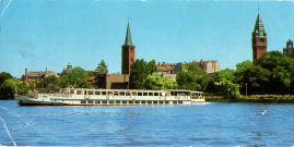 Hier geht es zur Karte mit dem Motiv 'Ausflugsschiff vor der Altstadt' Hier geht es zur Karte mit dem Motiv 'Ausflugsschiff vor der Altstadt'