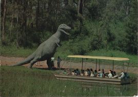Hier geht es zur Karte mit dem Motiv 'Begegnung mit einem Dinosaurier' Hier geht es zur Karte mit dem Motiv 'Begegnung mit einem Dinosaurier'