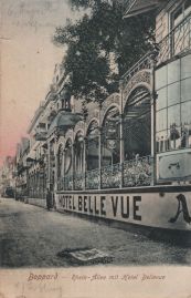 Hier geht es zur Karte mit dem Motiv 'Große Fenster in der Rheinallee' Hier geht es zur Karte mit dem Motiv 'Große Fenster in der Rheinallee'