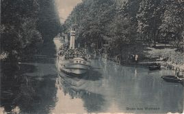 Hier geht es zur Karte mit dem Motiv 'Unterwegs mit dem Schiff zwischen Bäumen' Hier geht es zur Karte mit dem Motiv 'Unterwegs mit dem Schiff zwischen Bäumen'